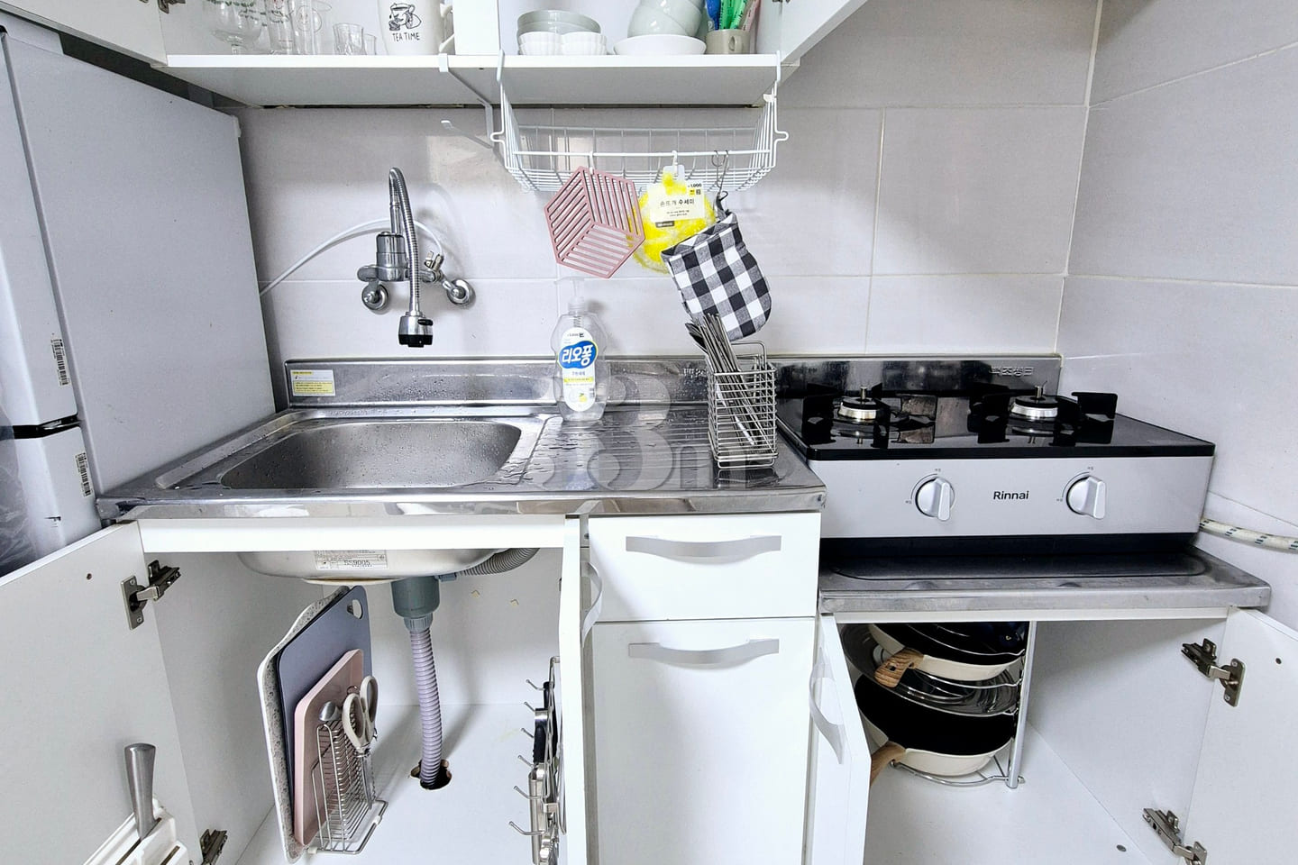 [1st Floor] Clean, fully furnished unit in Hw 4th image