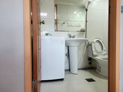 Room 203 4th image