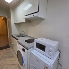 4-minute walk to the subway, fully furnished  Unit Image