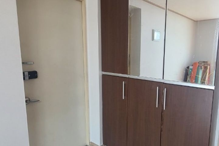 An apartment with incredible airflow 8th image