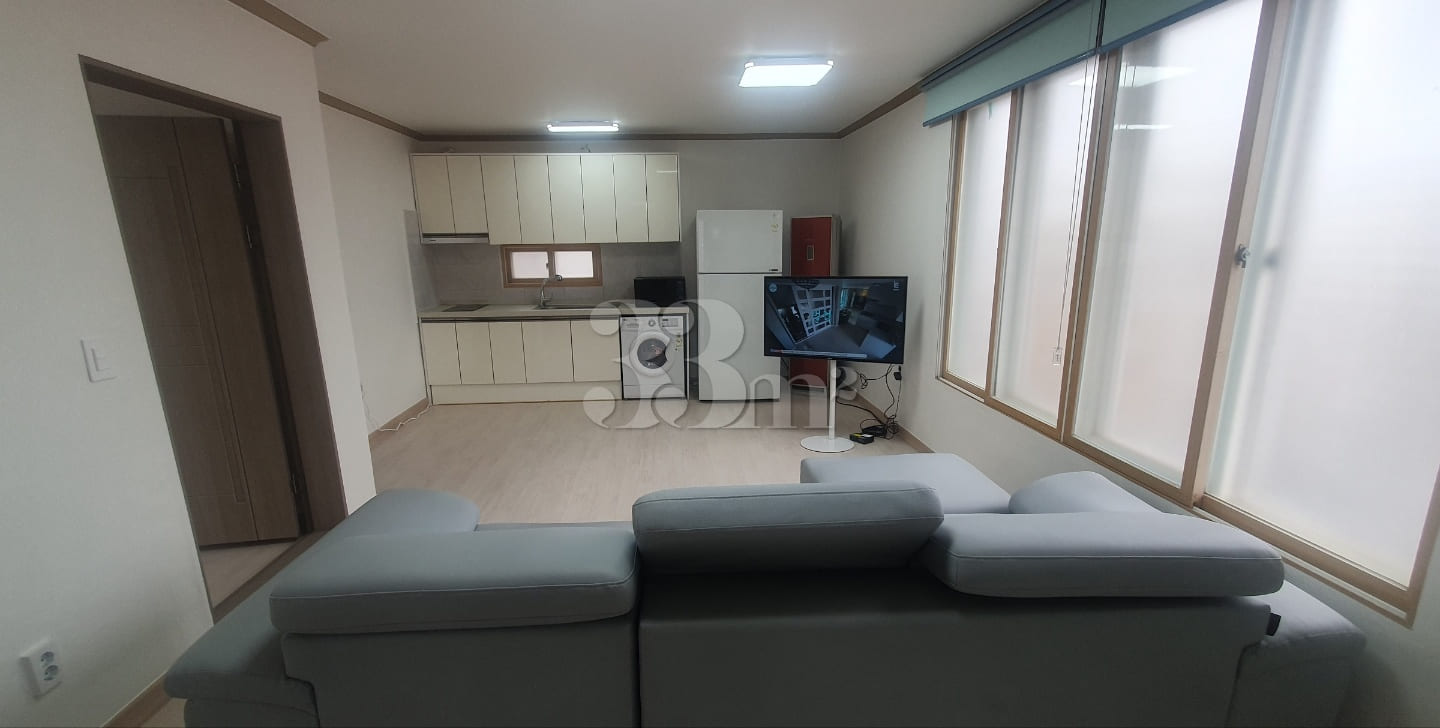 Wonkwang University fully-furnished two-bedro 1th image