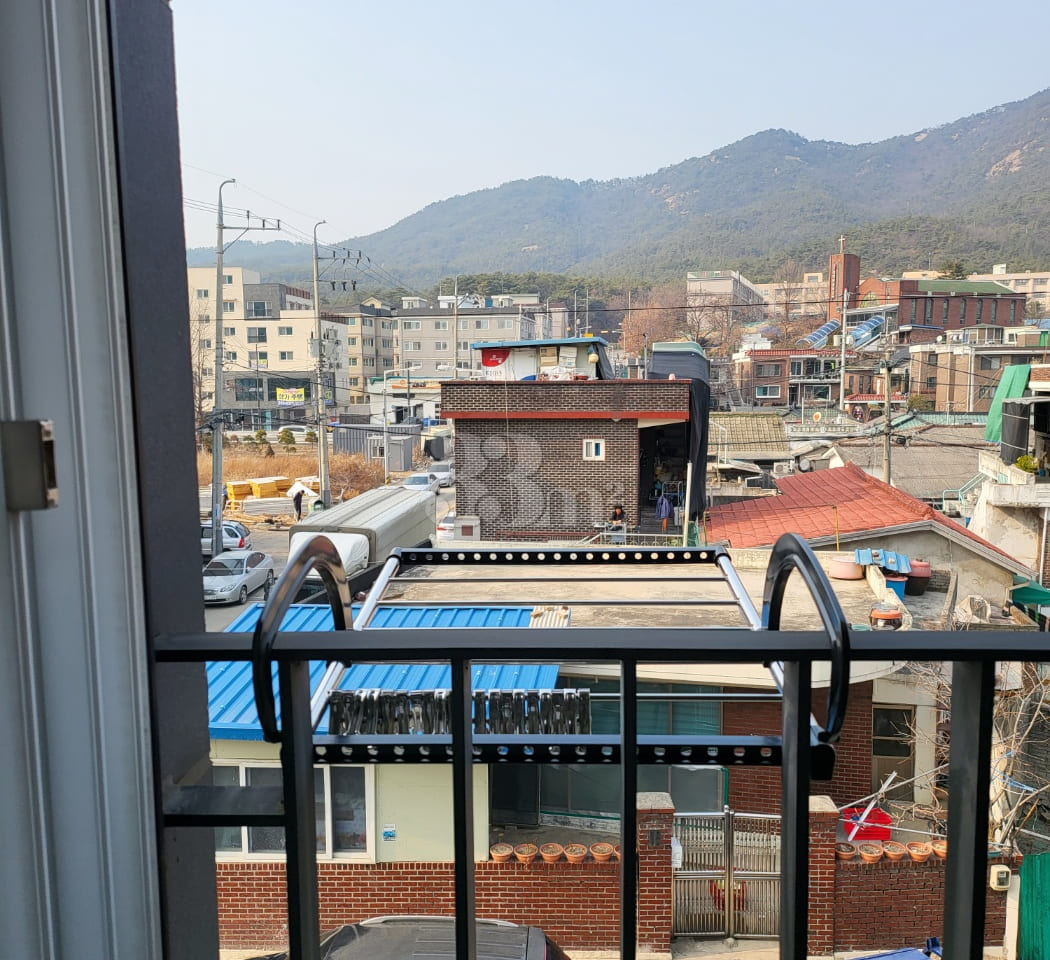 Fully furnished studio, Building 1, Unit 303 8th image