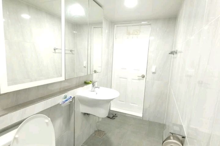 A cozy and clean three-room apartment. 9th image