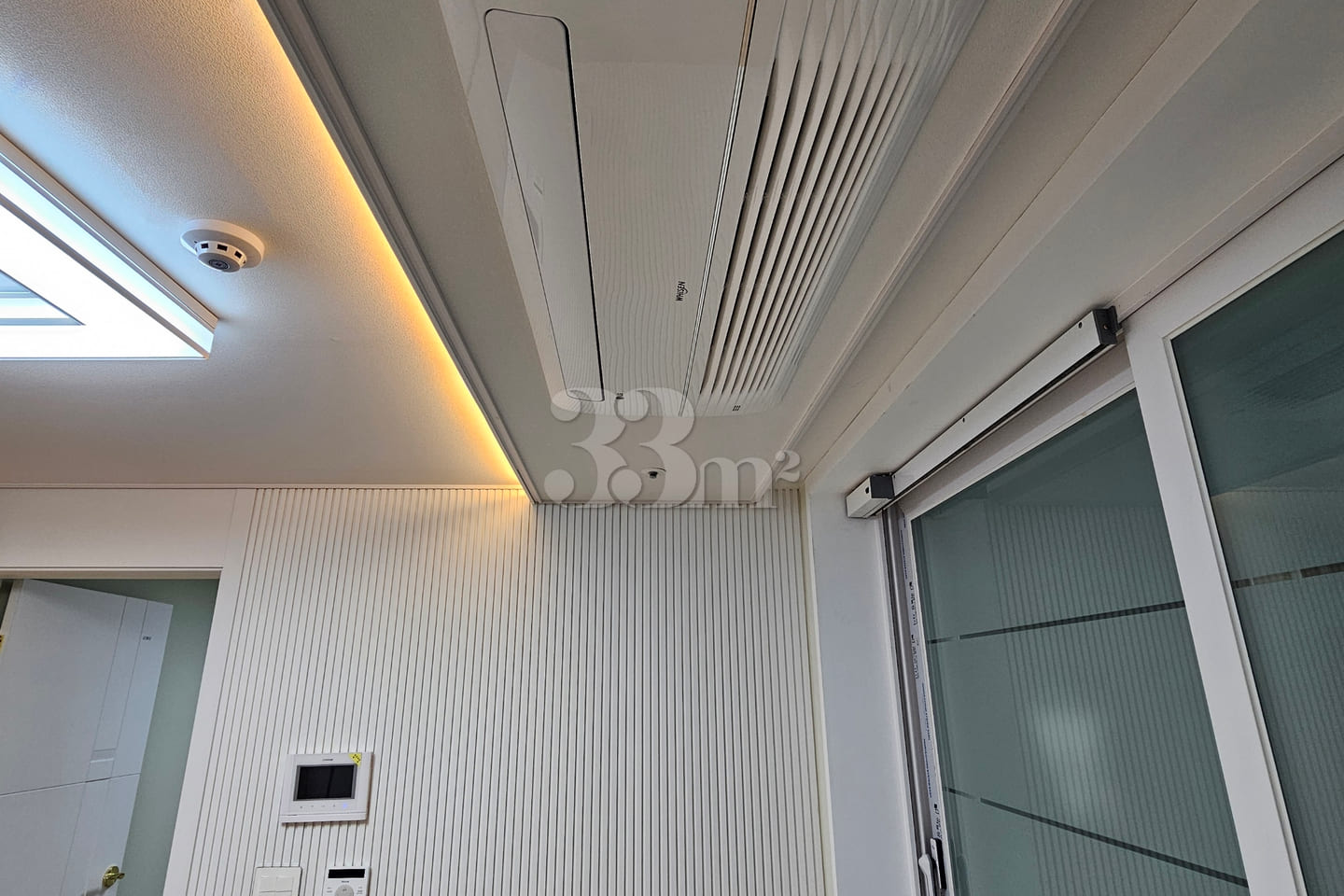 Newly built 2-room unit on the 8th floor near 3th image