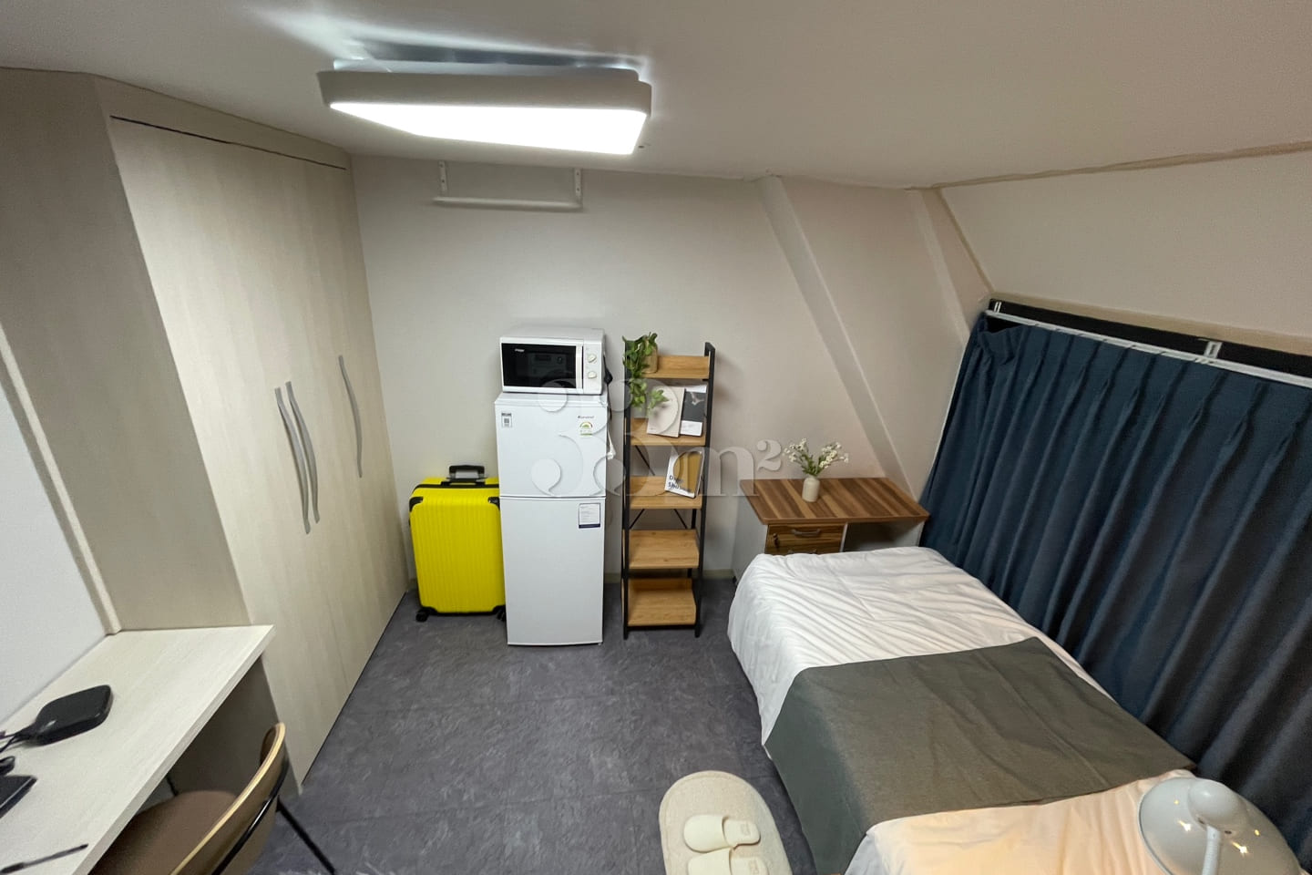 Raum Suite+ Room 504 7th image