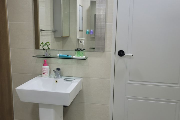 Cozy and stylish studio apartment in Jinju 7th image