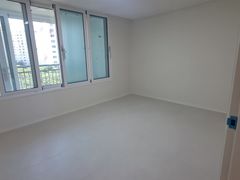 Gyeongseong Keunmaeul Apartment 3-Bedroom Uni 8th image