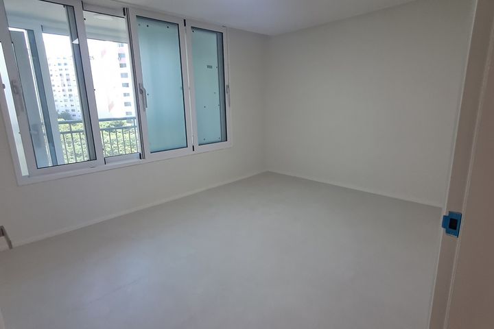 Gyeongseong Keunmaeul Apartment 3-Bedroom Uni 8th image