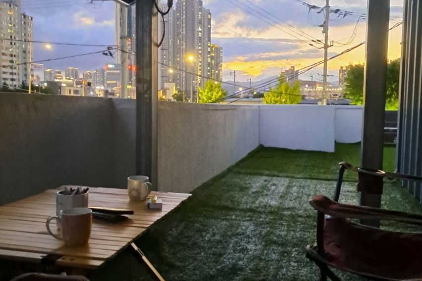 춘천 공지천 감나무집