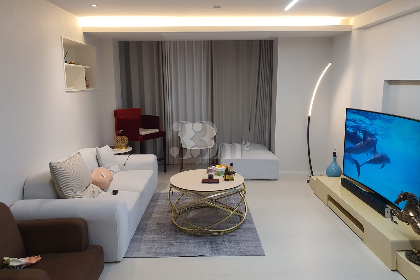 Top-of-the-line remodeled 3-room apartment in 6th image