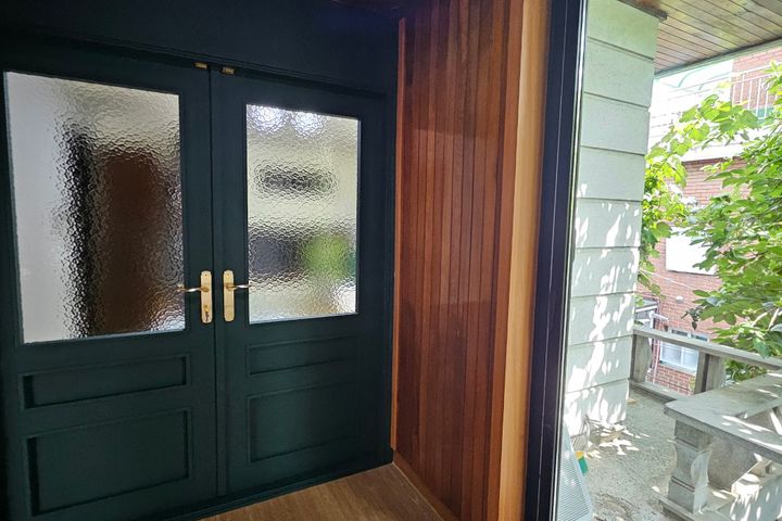 Two-room apartment with a private rooftop nea 11th image