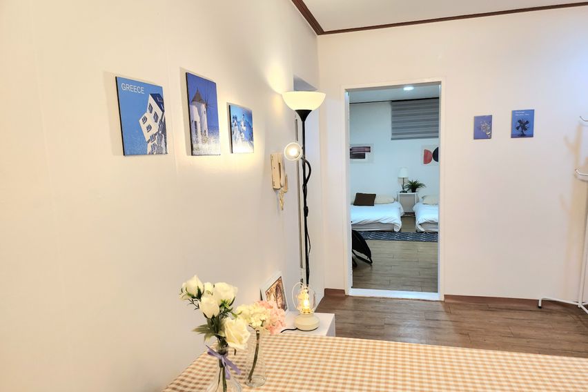 #8신촌홍대2룸3퀸침대