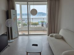 3-bedroom apartment with an ocean view 1th image