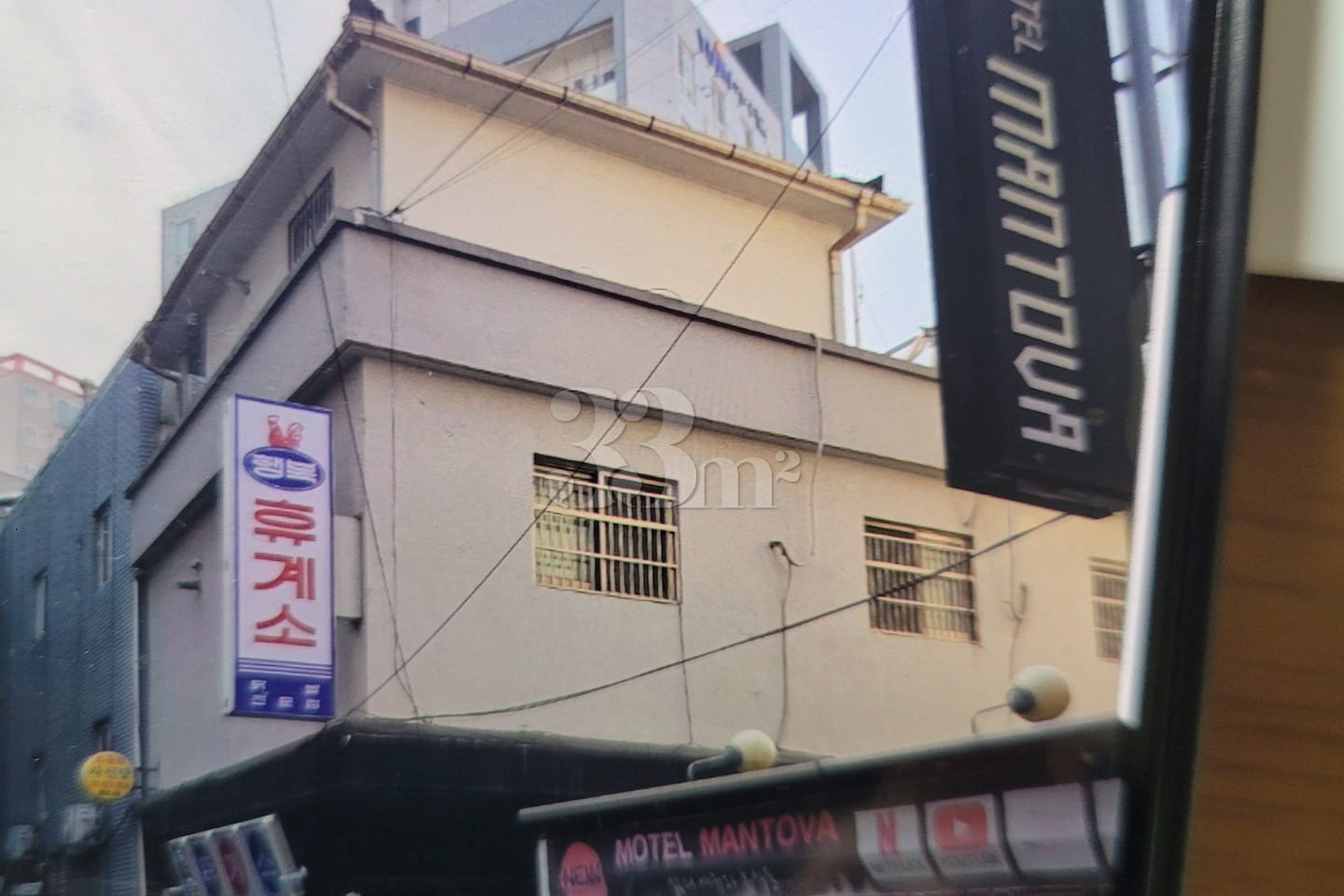 Room 201 8th image