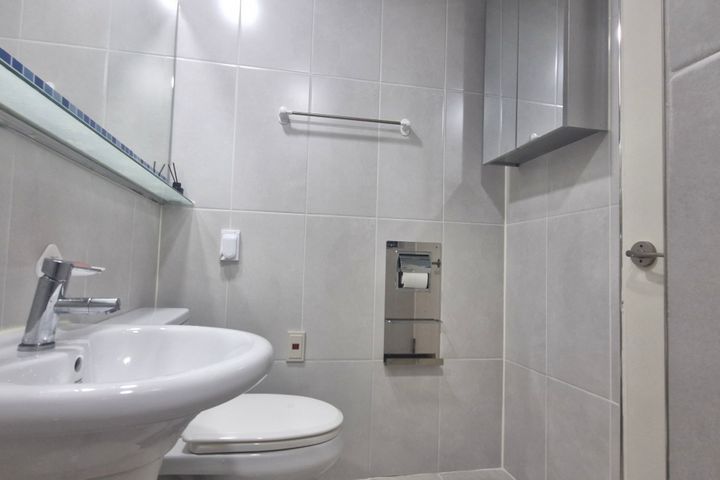 🎯 Fully furnished and remodeled apartment in 12th image