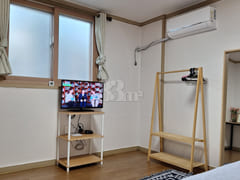 π Two-room unit in front of the Office of Ed 6th image