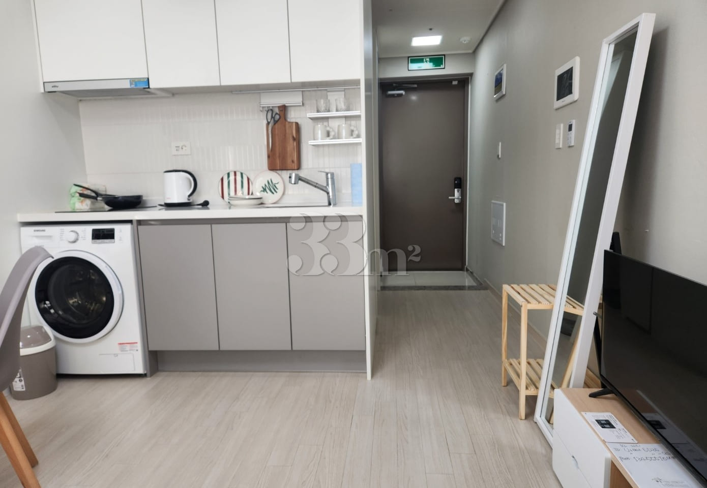 Fully furnished unit near Sindang Station 5th image