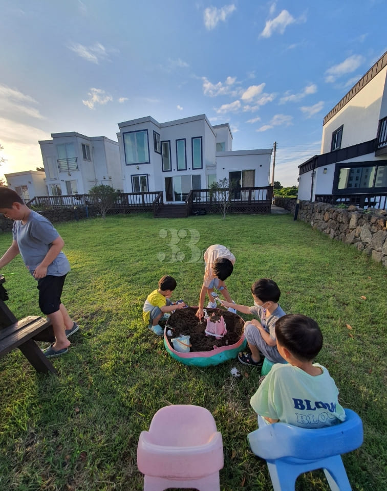 3 minutes to the beach, pet-friendly (one-mon 13th image