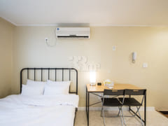 Studio apartment on Jeju City's Black Pork St 6th image