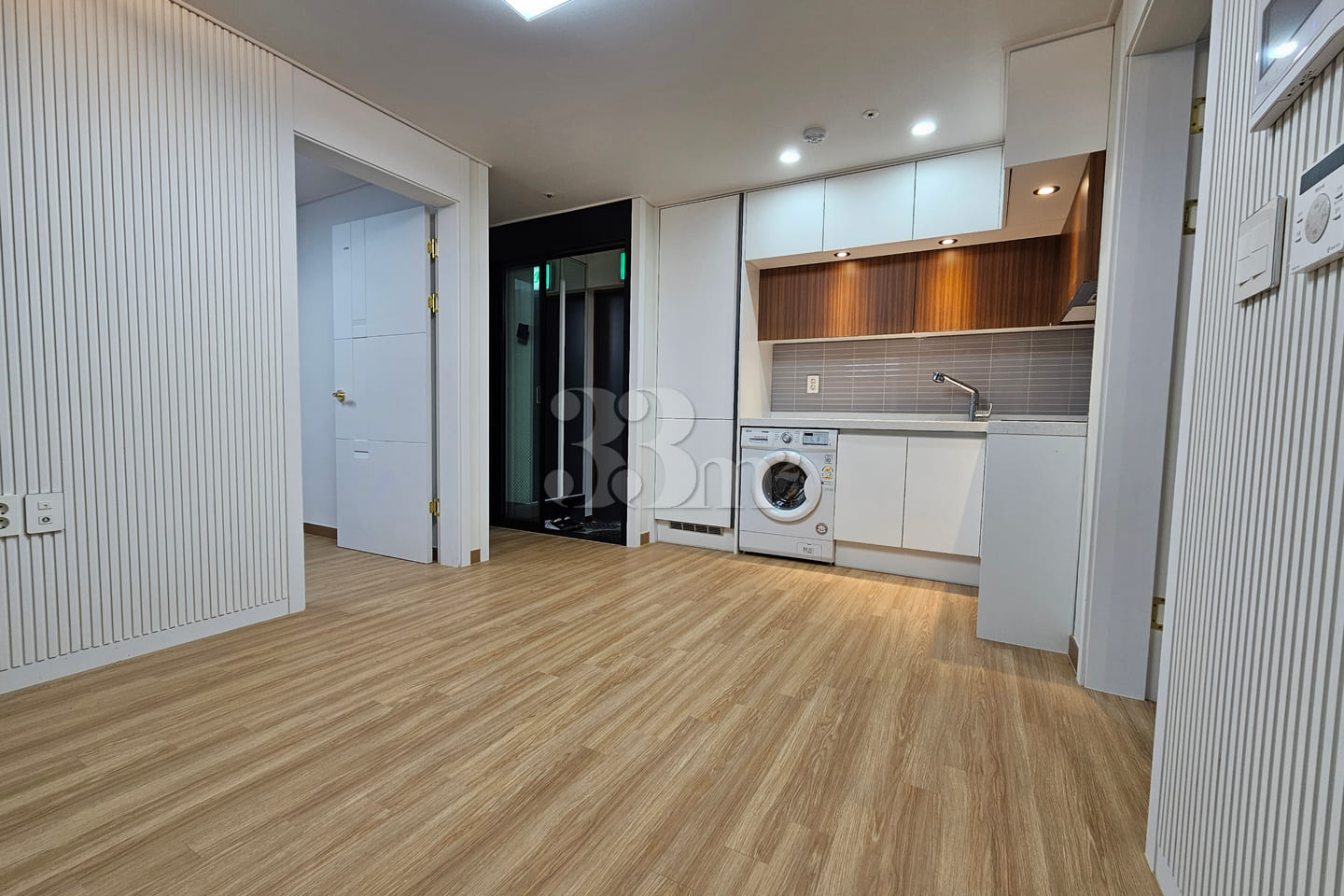 Newly built 2-room unit on the 8th floor near 0th image
