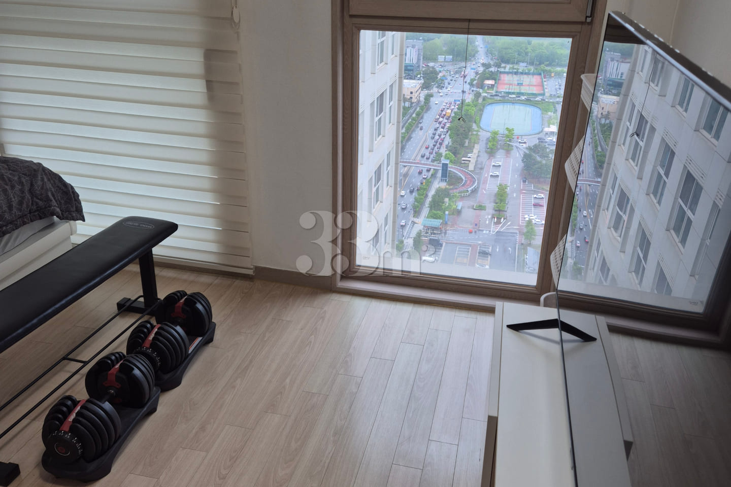 1.5-room unit with a spacious living room and 7th image