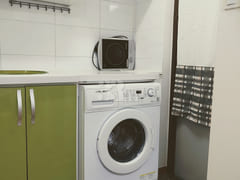Room 303 2th image