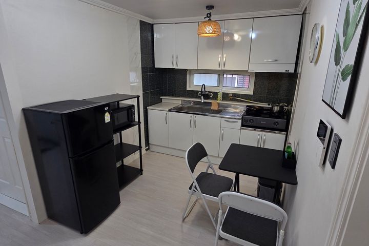 Fully renovated two-room unit in Dowon-dong 1th image