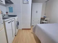Room 104 1th image