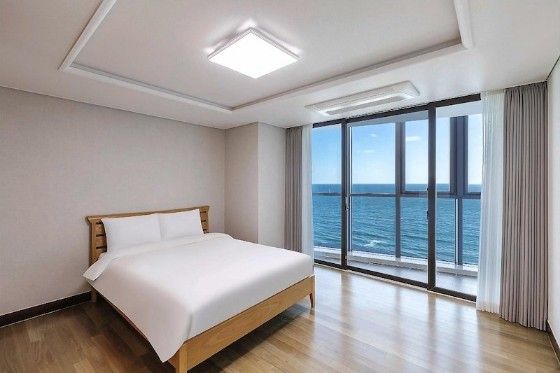 14th Floor, Unit 2 – Ocean View 6th image