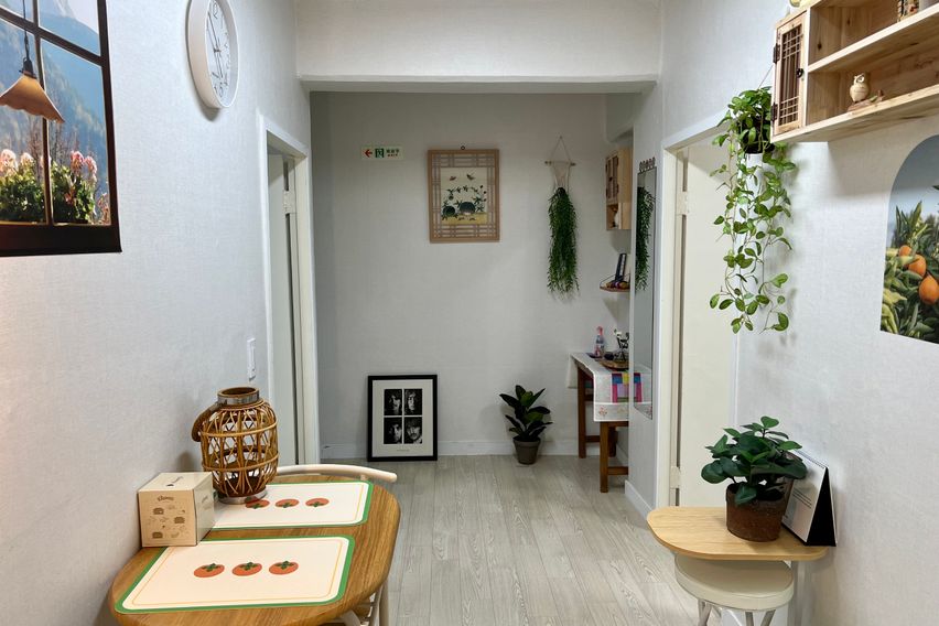 금돼지식당뒤투룸+다락방