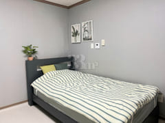 Clean studio apartment on the 2nd floor 0th image