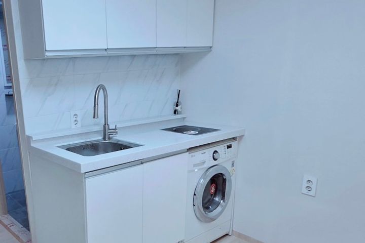 Line 8, Shinheung-dong, fully furnished studi 2th image