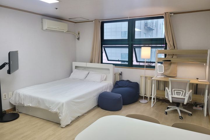 🤵Sinchon Station Area High-Rise with a View 2th image
