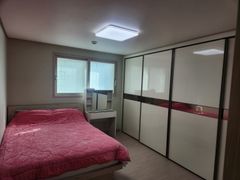 Gaom Modern South-Facing Fully Furnished Thre 14th image