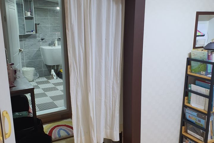 4th floor of a luxury house in Seocho 6th image