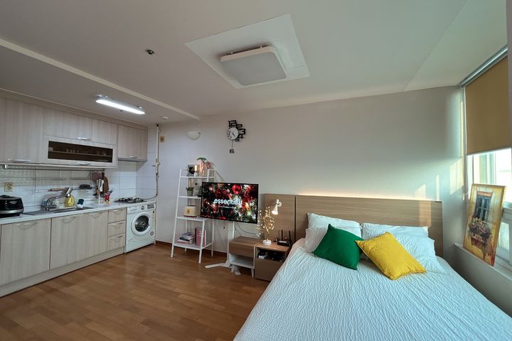 ✨Spacious room with city view, 2 mins from Si 3th image
