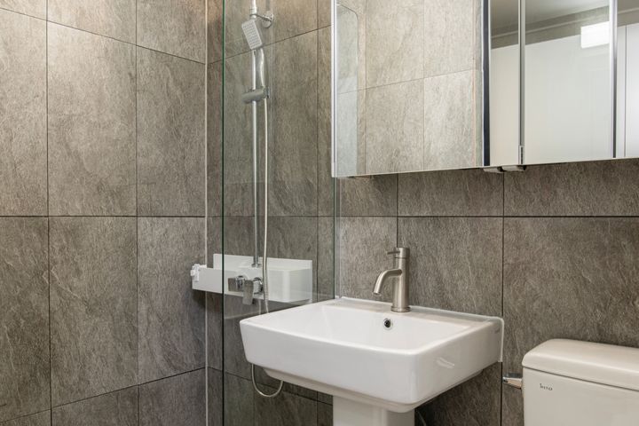 Luxury Spacious Room with Full Options 412 0th image