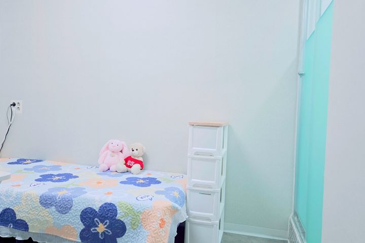 Room 202 1th image