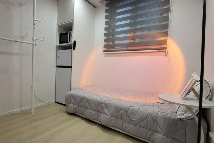 Room 206 4th image