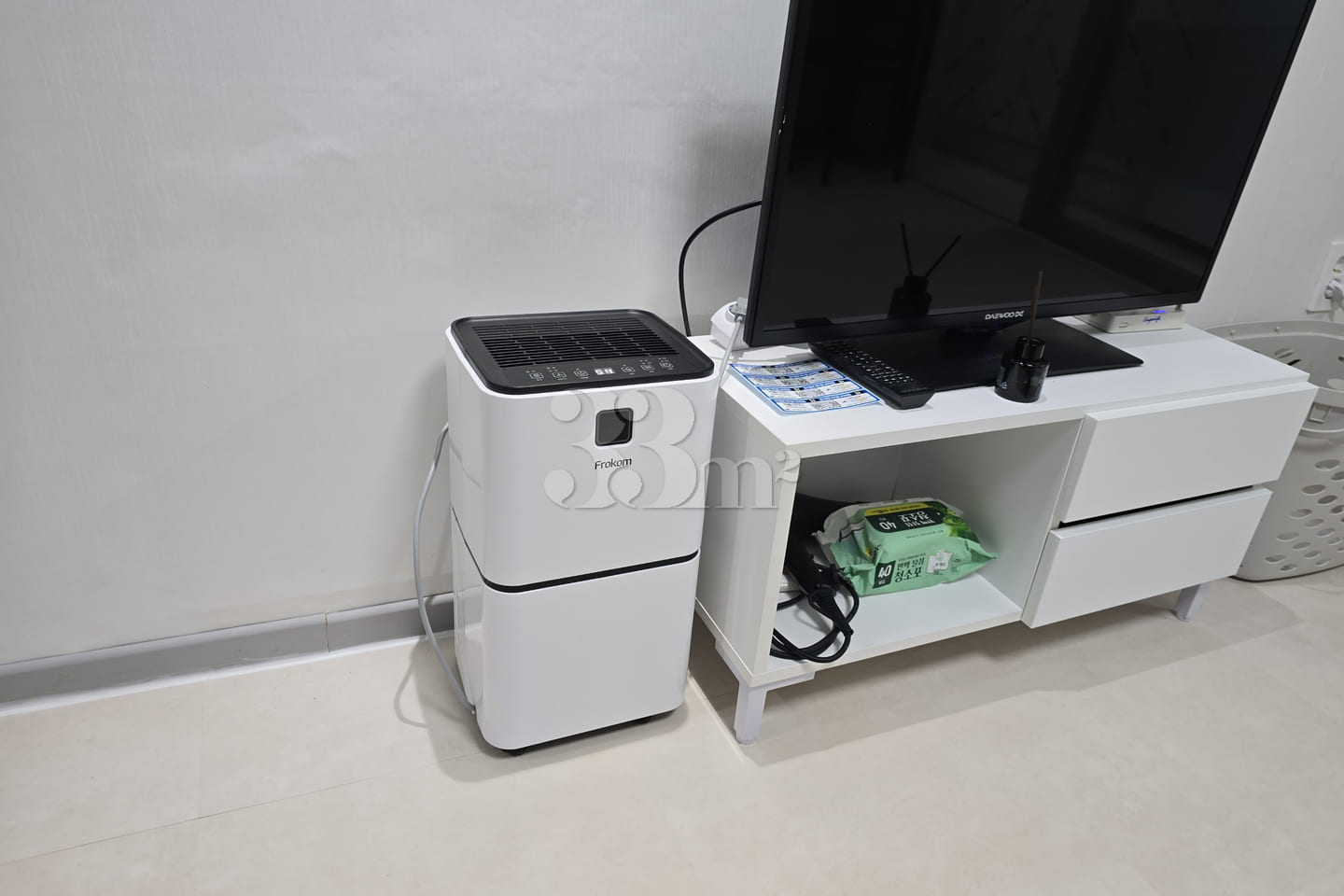 White Room Facing the Park_2 10th image