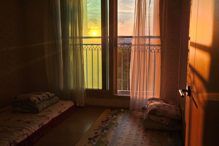 Mandeok House with a Beautiful Sunset 0th image