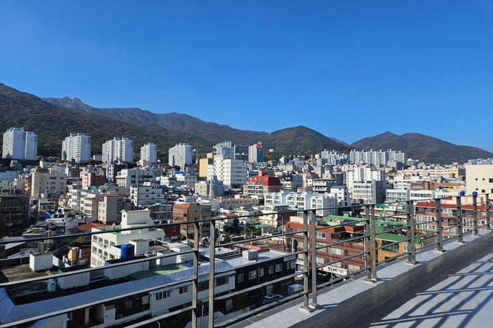 One-room apartment near Busan Dusil Station, 9th image