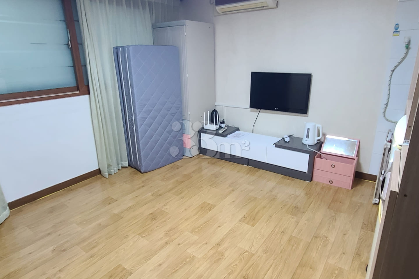 Nuriel Studio, Unit 402 0th image