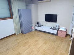 Nuriel Studio, Unit 402 0th image