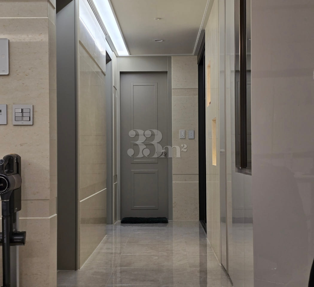 Three-room apartment in the Sangam living are 4th image