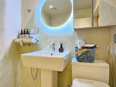 Hustay Room 204 17th image