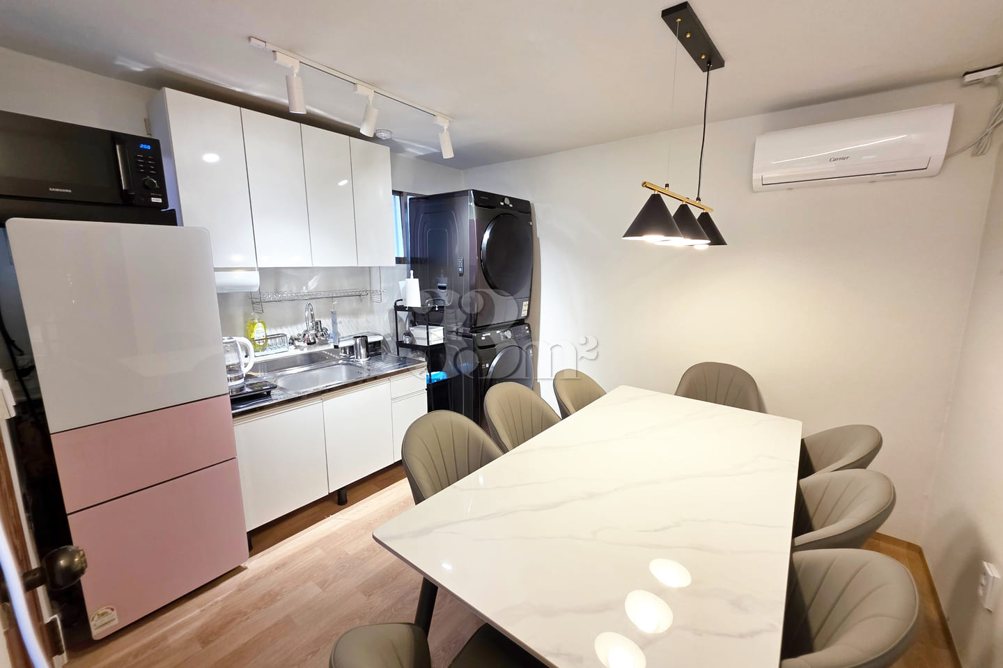 Traditional Korean house/11 people/5 air cond 1th image