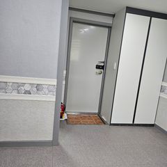 Two-room unit (No. 106) with convenient trans Unit Image
