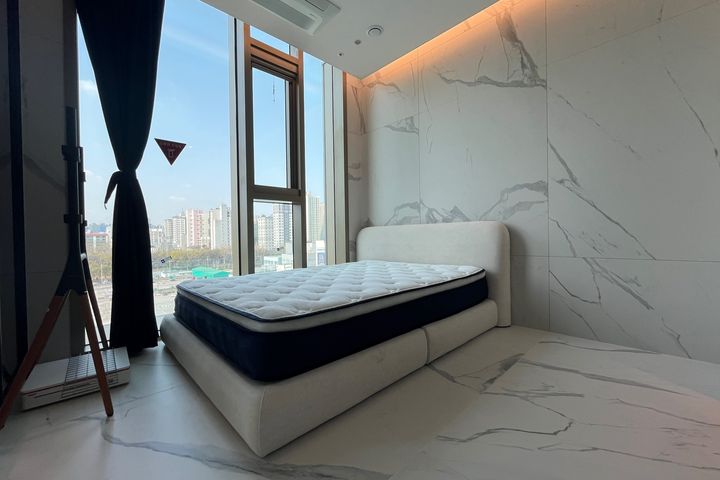 Gangnam 1.5-room apartment with spa access 1th image