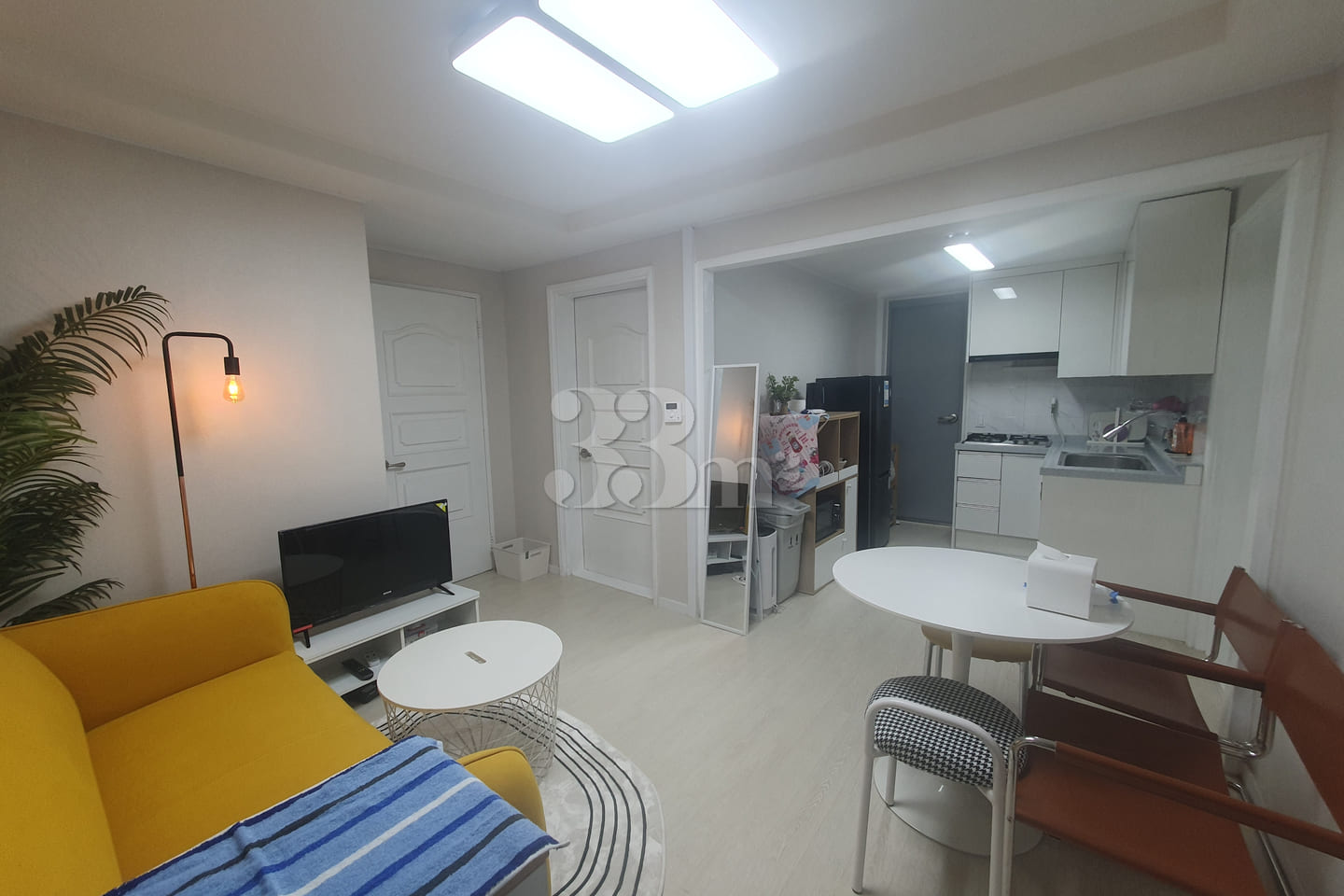 Should I also live in Haebangchon, a popular 6th image